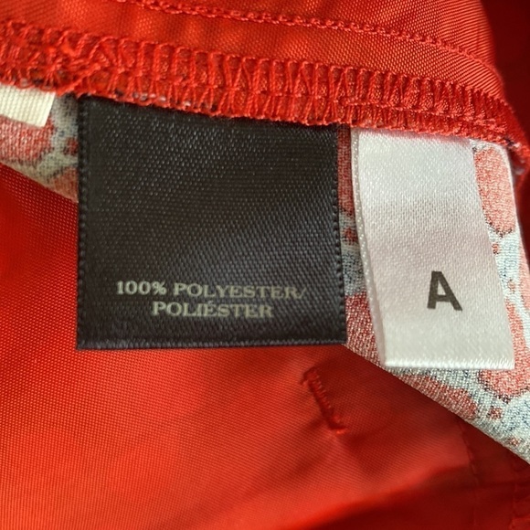 Ann Taylor dress shorts in geometric red print with blue border trim size 4 - Picture 8 of 10